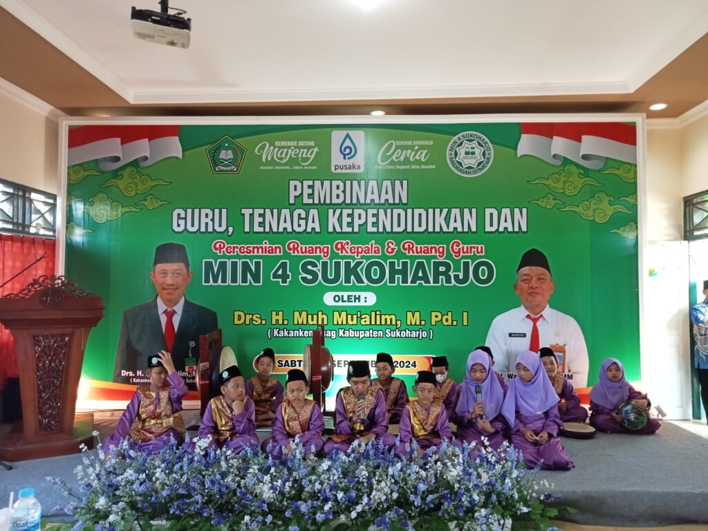 Penampilan Tim Hadroh